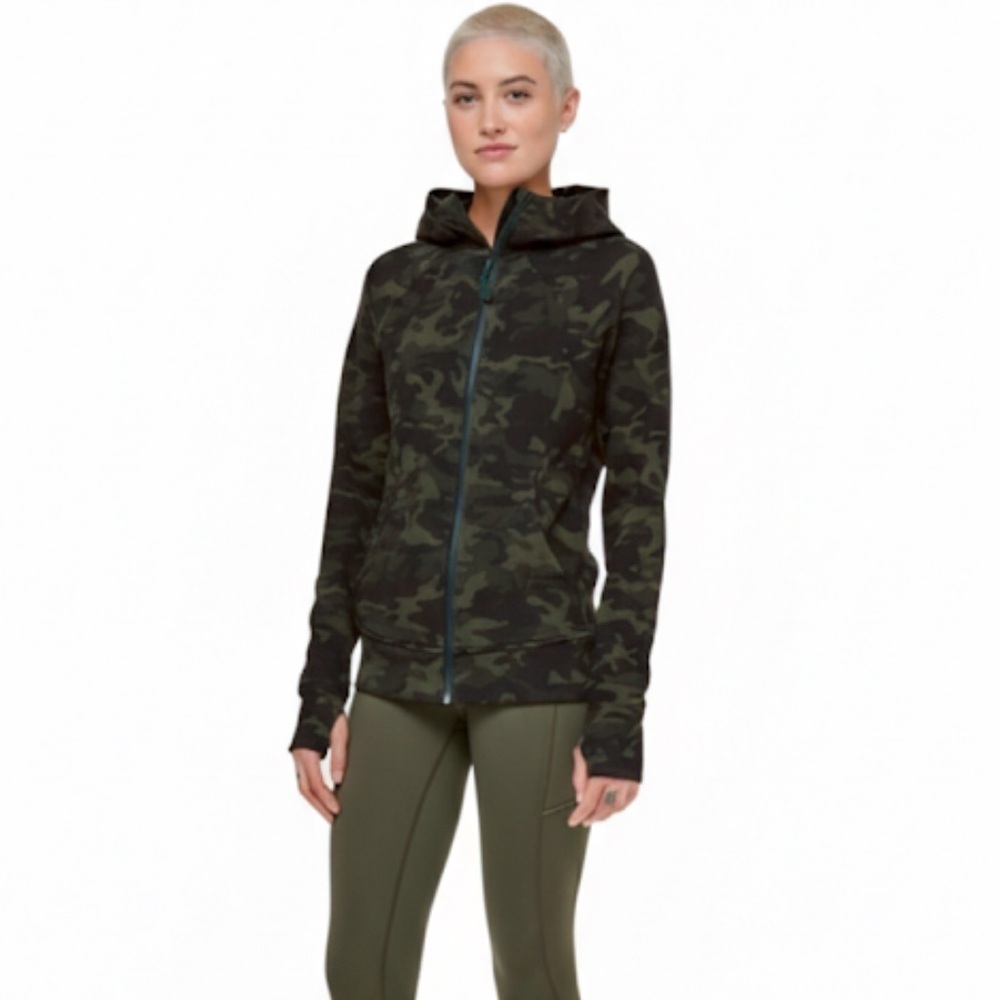 Lululemon Scuba Hoodie *Light
Cotton Fleece Multi Gator Green
Camo Size 12 EUC!